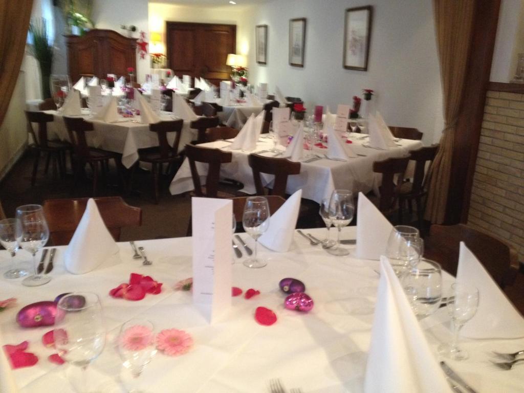 Hotel Und Restaurant -Gasthaus Zur Pfalz Hockenheim Zewnętrze zdjęcie